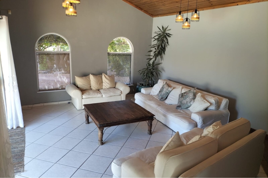 To Let 5 Bedroom Property for Rent in Flamingo Vlei Western Cape